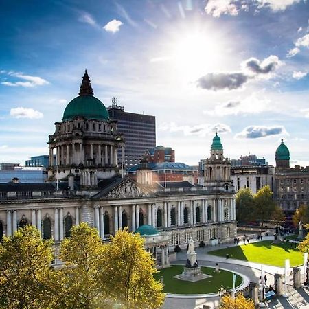 Modern 2-Bedroom City Apartment With Free Parking Belfast Kültér fotó