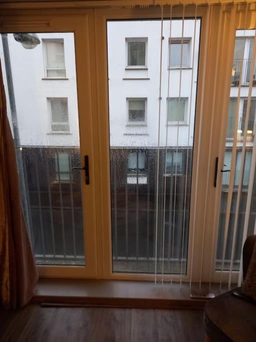 Modern 2-Bedroom City Apartment With Free Parking Belfast Kültér fotó