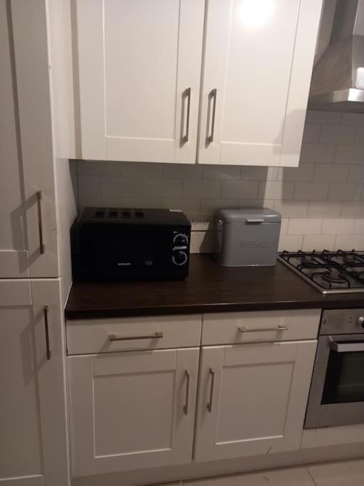 Modern 2-Bedroom City Apartment With Free Parking Belfast Kültér fotó