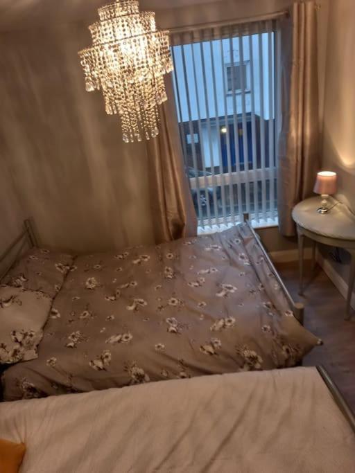 Modern 2-Bedroom City Apartment With Free Parking Belfast Kültér fotó
