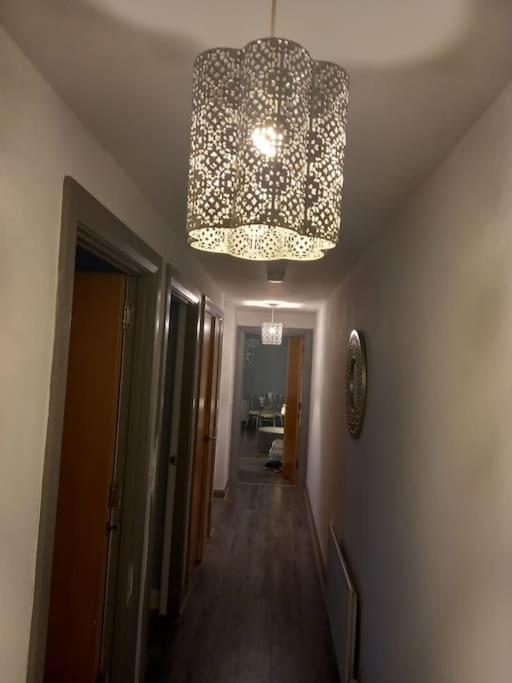 Modern 2-Bedroom City Apartment With Free Parking Belfast Kültér fotó